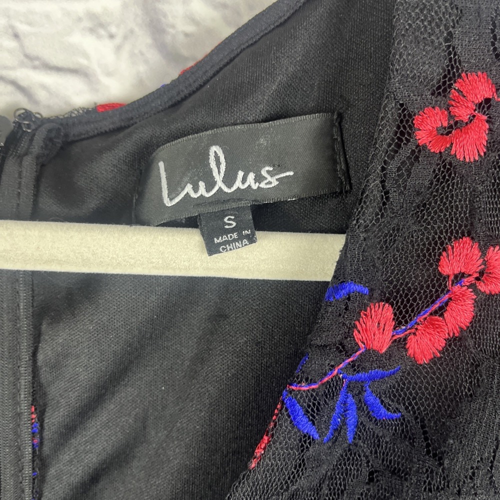 Lulu's Whimsigoth Romantic Embroidered Floral Lace Overlay Skater Dress Small - Picture 4 of 11